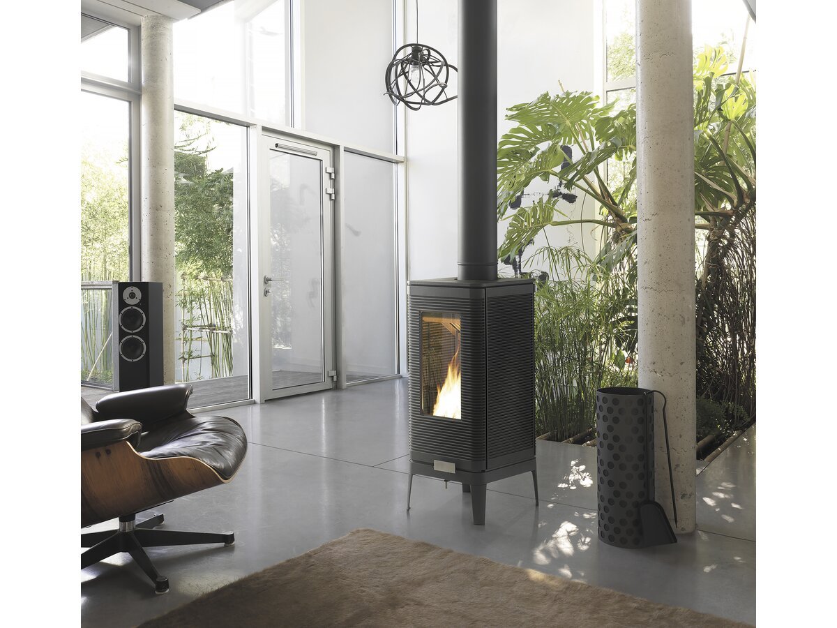 Poêle à bois en fonte "Iwaki - Anthracite – Image 2