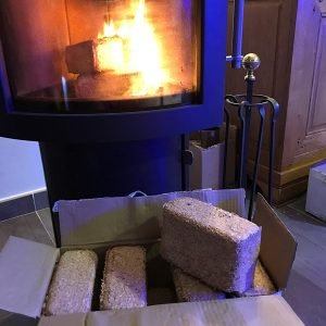 Bois de chauffage bûches de bois densifié