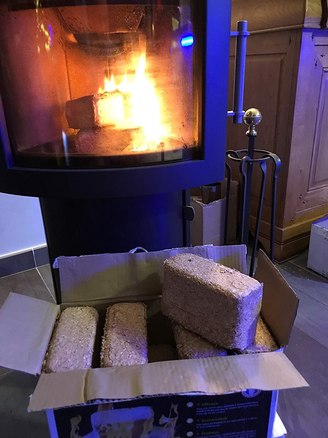 Bois de chauffage bûches de bois densifié